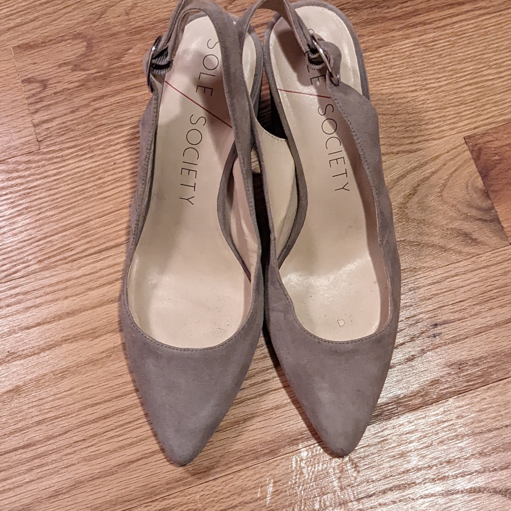 Excellent condition Sole Society Faux Suede dress shoes heels size 10